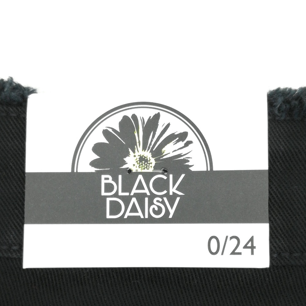 Black Daisy Rose Embroidered Black Denim Shorts Juniors 0/24 Distressed NWT - Picture 3 of 4